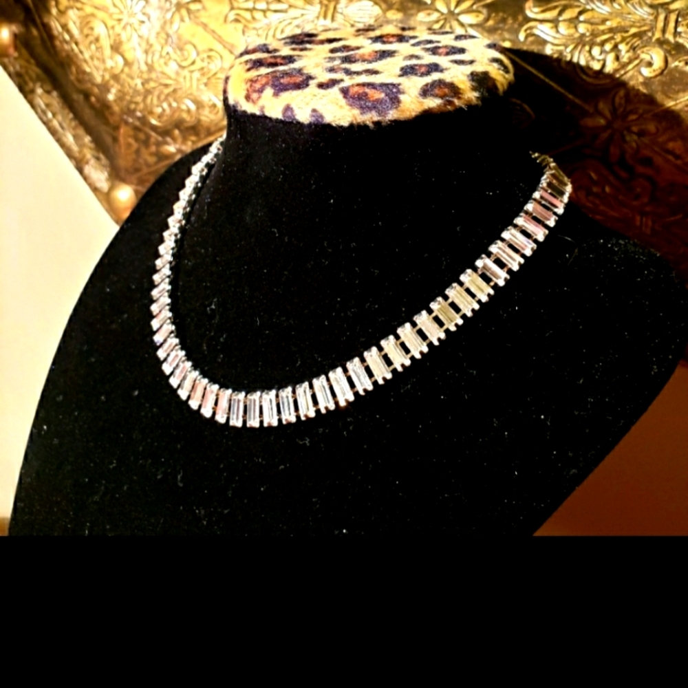 Choker necklace with bling !